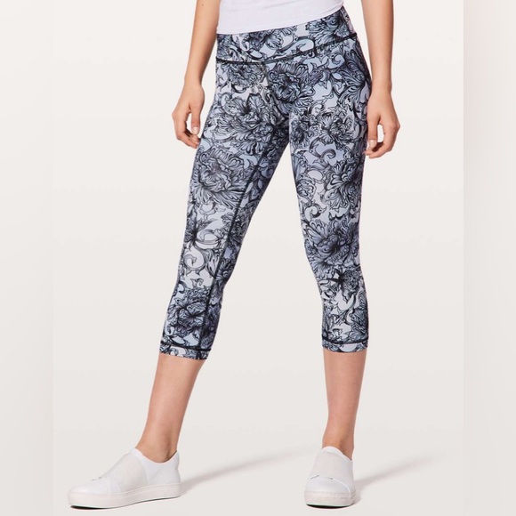 Lululemon Wunder Under Crop Hi-Rise Full-On Luxtreme 21" Starlight Multi Size 6 - Picture 2 of 9